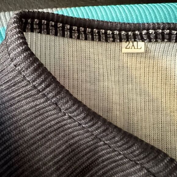NWT (2X) Striped ribbed long sleeve top with lace accent v-neck teal/gray - Picture 5 of 7